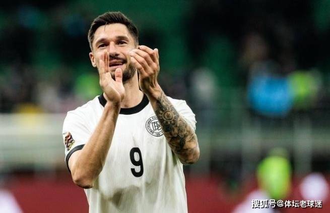 逆袭！29岁入选国家队如今闪耀德甲赛场，此前职业生涯颠沛流离